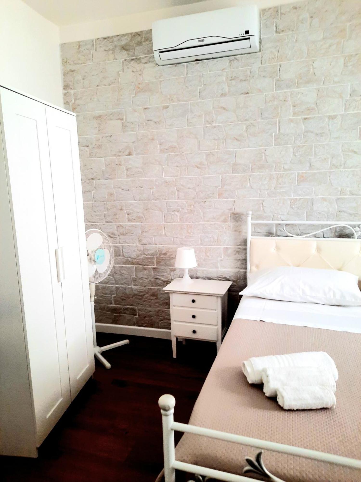 Guest House Santa Caterina 莫诺波利 外观 照片